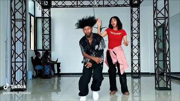 she's on fire 🔥🔥'killin' it Girl' cover by Dreamers #bts @Sura_hobina @Abu_(아부)_21 🦅 @BTS