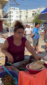 161K views · 7.5K reactions | A pesar de la tempestad en Acapulco la gente necesita trabajar para ganarse la vida honradamente. Poco a poco. | Jorge Maldonado Campos | Facebook