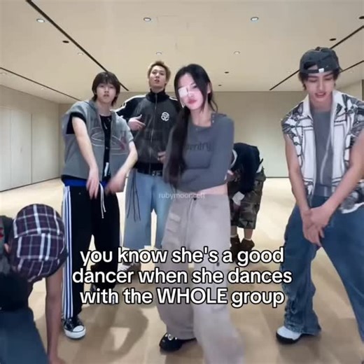 xinn ☆ on Instagram: "literally got goosebumps 🤯 ➜ follow @rubymooncult for more I'LL-IT/sserallit and runext content ! ♡ [!! do not repost without permission !!] #runext #rubymooncult #rubymoon #ILLIT #illit #jiwoo #jeemin #jihyun #jeongeun #chanelle #moka #minju #yunah #wonhee #iroha #himena #ruka #moa #hyewon #funa #yewon #yuisa #seoyeon #ena #haseul #iris #kpop #hybe #enhypen #le_sserafim"