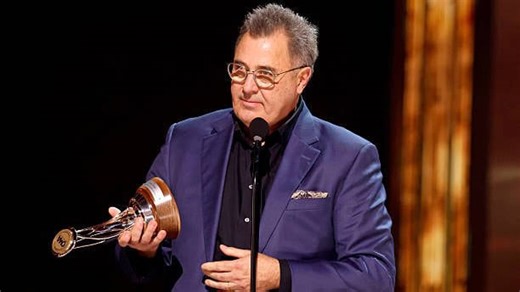 Vince Gill Receives Willie Nelson Lifetime Achievement CMA Award