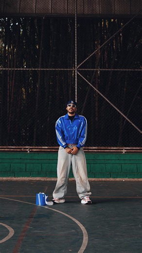 MrTowers on Instagram: "Cómo darle brillo a tu prendas de látex ✨ #adidas #adidasoriginals #adidaslatex #vivishine #latex #tutorial"