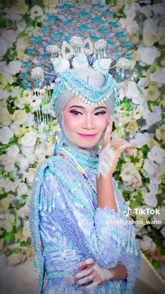 adat muna dlu nntimi adat Bugis 😁😁😄#fypage #adatmunasulawesitenggara #karia #pingitanmuna #kalambewuna #bugismuna❤️