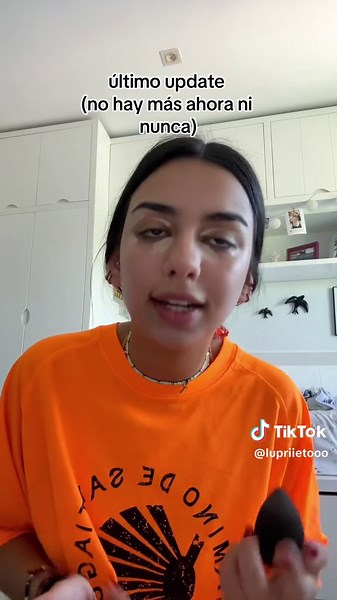 Adriana Lima y su famosa barriga en Instagram