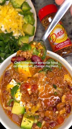 Comfort food, but make it low-sodium 🤤🍲 This hack for homemade chili is a must — just add a ‘Dash’ of your favorite blend! | Mrs. Dash