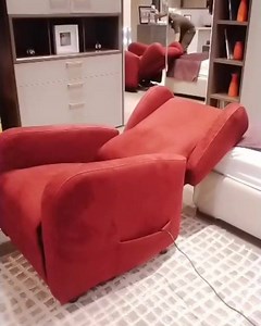 58 reactions · 34 comments | ⭕️Live from our showroom Have a cosy evening with our latest arrival recliners. Add an Italian touch to your living room  | Modo Di Vita Italian Furniture | Facebook