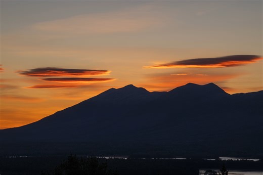 Sunrise 🌄 clouds over Bigelow Mountain 🏔️ on November 7, 2025 as seen from Eustis 🏔️ Maine 🌲 🎵 "Facing The Wind" by The Fixx Maximum quality in up to 8K 😍: https://youtu.be/BDBIKlyGlW4 | Eustis Maine Scenery