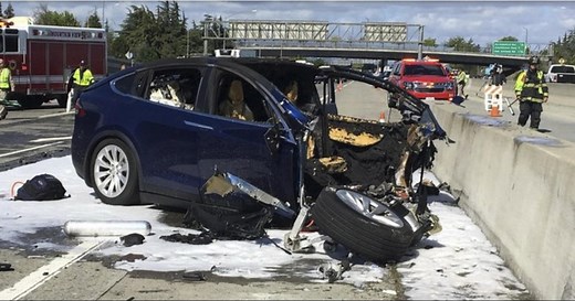 Tesla reveals crash involved car on autopilot