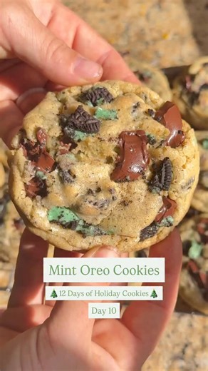 Mint Oreo cookies with rippled edges and gooey centers! Comment ‘recipe’ and I’ll DM you the recipe link! https://whatmollymade.com/mint-oreo-cookies/ | What Molly Made