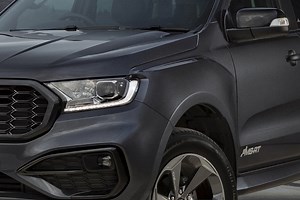 Optikai tuningot kap a Ford platós kisteherautója