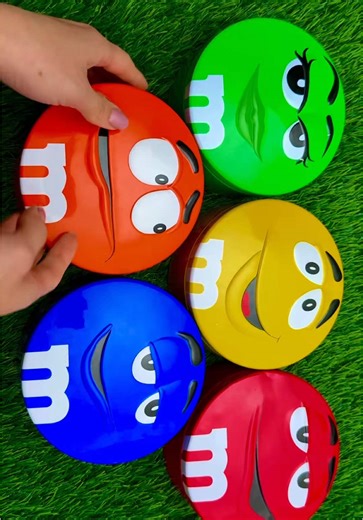 ASMR UNBOXING M&Ms Candy sweet #asmrsounds #asmrcandy #unboxing