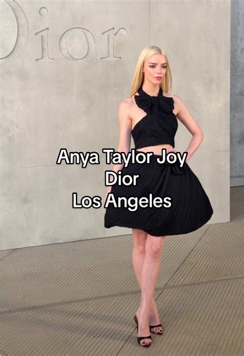 Anya Taylor-Joy allo show Cruise 2027 di Dior a Los Angeles