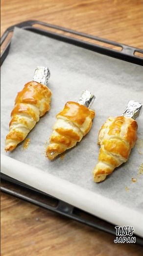 【冷凍パイでサクサクふわとろ♡】巻いて焼くだけ簡単！パイ生地で作るチョコバナナコロネ / Easy Cornetto with Chocolate and Bananas