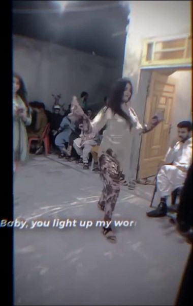 KPK Dancer: Baby You Light Up My World