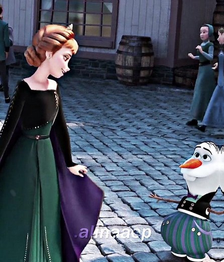 Olaf Dressed Up | Anna Embracing Olaf | Frozen Moments Outfit