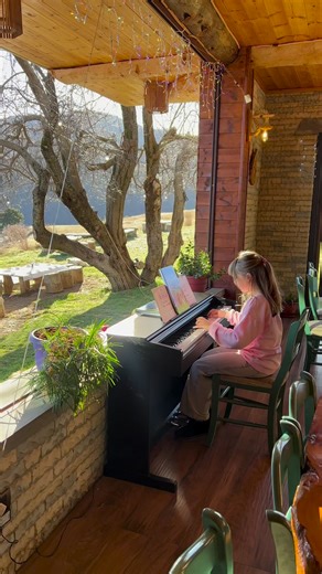 127K views · 6.6K reactions | Vogelushja qe i bie pianos ne mal te Tomorrit. Ne fshatin Ujanik eshte hapur bujtina ku Ujana i zgjon bujtesit me piano | Alma Cupi | Facebook