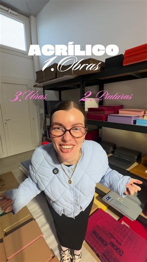 lo has visto antes? 💗 ella es @✰ madi daddy ✰ hace autenticas obras de arte con metacrilato 🖼️