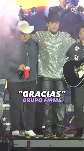 #GrupoFirme nos cantó “#Gracias” en el #FestivalMultiverso 😎