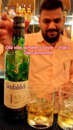 Glenfiddich 12 Years On The Rocks 🥃 | The Classic Scotch Experience #Shorts #cocktail #mixology