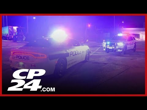 Suspects sought after Mississauga shooting