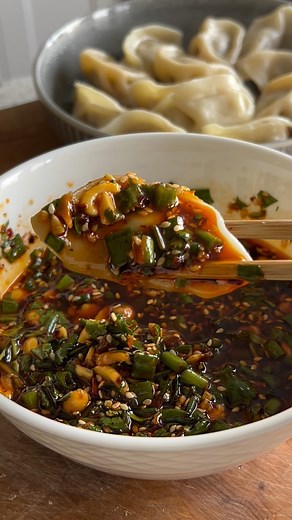 Steph | Easy Home Cooking on Instagram: "The ONLY Dumpling Dipping Sauce you’ll ever need! It’s so good and perfect with @eat.mila Savory Beef Dumplings 🥟 Save the recipe below and share it with your dumpling besties! 🫶 Ingredients: MìLà Beef Dumplings (8-10 dumplings depending on size of pot) For the dipping sauce: 1/2 cup green onion, chopped 1/4 cup cilantro, chopped 3 garlic cloves, minced 1/4 cup low sodium soy sauce 2 tbsp dark soy sauce 2 tbsp rice vinegar 2 tbsp sesame oil 1 tbsp sesam