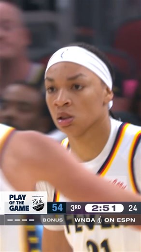 Makayla Timpson's steal & score to cap our 9-0 run AND force a Chicago timeout is today's Rush Bowls Fishers Play of the Game 🔥 | Indiana Fever