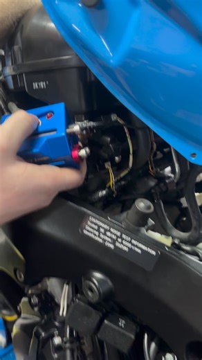 A little stuck injector trick using #motionpro injector tool to cycle the solenoid to get things moving again. All upper injectors were stuck alone with cylinder 2 lower injector, now all cylinders running on fresh fuel and new fuel pump. #stalepetrol #motorcyclerepair #motorcyclemechanic #mechanictricks | DnA Custom Motorcycles