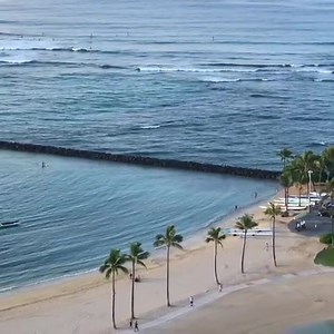 Tantalizing Waikiki beach 💙🌊👣😍 | Experience Hawaii Media