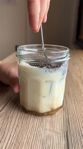 Vanilla Chia Seed Pudding (Vegan) – recipe in comments ↓ | Glow Diaries