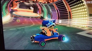 What happenes when you throw a blue shell in first place? (Mario Kart 8)