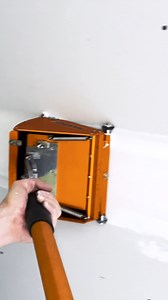 It's #maxxbox Monday! TapeTech MAXXBOX® Finishing Boxes are designed with the optimum capacity to weight ratio. This means that you get more “usable” joint compound – the amount that you can actually get out of the finishing box and onto the wall – when you actually need it, like on the first coat. The TapeTech 10” MAXXBOX® finishing box delivers 60% more usable joint compound than the standard EasyClean® finishing box (model EZ10TT) and up to 36% more usable capacity than competitive high capac