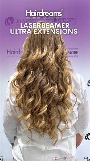 Friseurteam CUT & MORE on Instagram: "Natürlich volle Haare – fast unsichtbar ✨ Möglich mit den Laserbeamer Ultra Extensions von Hairdreams. Ultrafeine Bondings, besonders schonend und ideal für feines Haar, für eine luxuriöse Haarverlängerung oder Haarverdichtung mit natürlich schönem Ergebnis. Du möchtest auch volle, traumhafte Haare? Komm vorbei oder buche jetzt deinen Termin 📲 Online-Termin möglich – Link in Bio #hairdreams #friseurvellmar #friseurteamcutandmore #hairdreamsofficial #hairdre