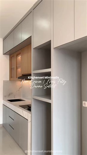 Ingin menciptakan interior rumah impian dengan desain terkini dan minimalis? Yuk, konsultasikan kebutuhan interior Anda bersama kami sekarang juga!🥰 #interior #kitchensetsurabaya #minimalis #kitchenset