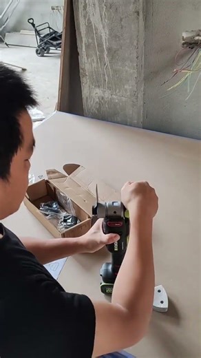 想要工艺做的好，好的工具少不了💪\n威克士WU 698万用宝开箱试机，20伏无刷减震王，一把搞定锯切铲磨抛…#威克士 #威克士万用宝