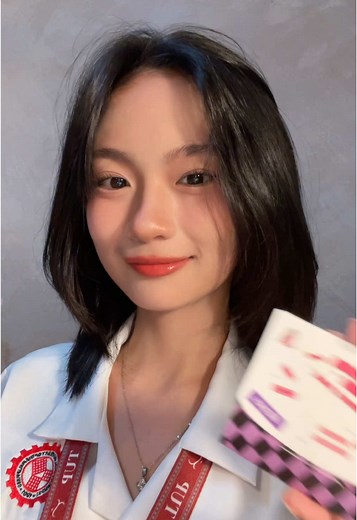 Effortless Oil Control with ELYZZA Blotting Paper