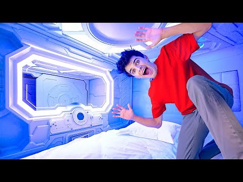 WORLD'S CHEAPEST CAPSULE HOTEL!! ($7 A Night)