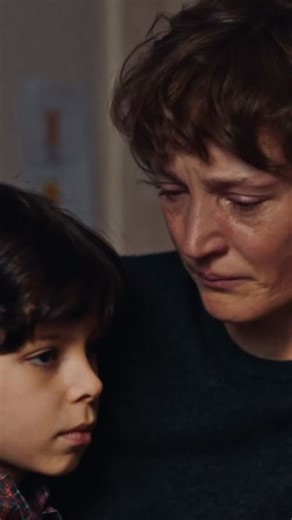 Laura 🎬 | LOVE ME TENDER de @annacazenavecambet c’est actuellement au cinéma et ça va te fendre le cœur ❤️‍🩹 @tandem.films @moniachokri... | Instagram