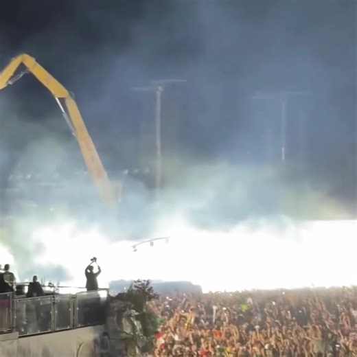 David Guetta tocando “Me casé con un gatito” 😜 | Pulse Mx