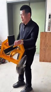 🔗 In comments 🛒 Three-wheel self-locking stone slab trolley | Free Flow