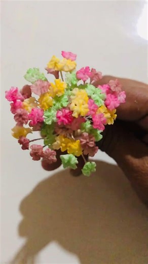 Simple Parchment Icing Flowers Tutorial | Easy Cake Decorating For Beginners.#shorts