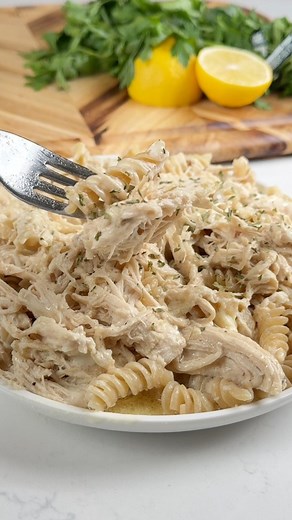 3.4M views · 38K reactions | Caesar Chicken Pasta 襤 To get my...