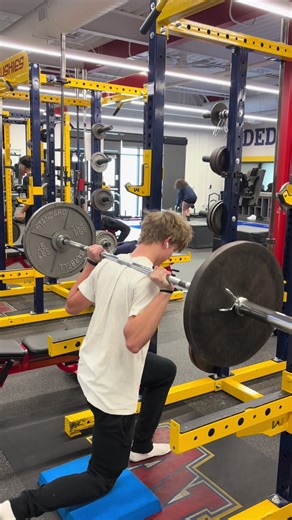 Momentum is building because we simplified everything and raised the intent. Every lift. Every drill. Every rep has a purpose. When the focus is clear, the work hits different. 👉 Follow the process #strengthandconditioning #athletedevelopment #weightroomculture