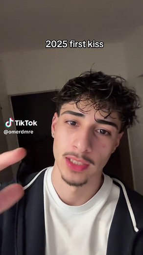 First Kiss Moments: Capturing 2025's Romantic Experiences