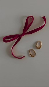 The best gifts always come with a little extra sparkle 🎁✨ The perfect finishing touch, whether it’s under the tree or shining by candlelight. Give (or get) the sparkle that makes every holiday moment glow ❤️ https://touchstonecrystal.biz/earrings Touchstone Crystal jewelry, holiday jewelry, earring gifts, affordable luxury jewelry, crystal jewelry, timeless jewelry pieces, elegant jewelry collection, chic fashion jewelry, affordable jewelry, crystal earrings, jewelry gift ideas, holiday gifting