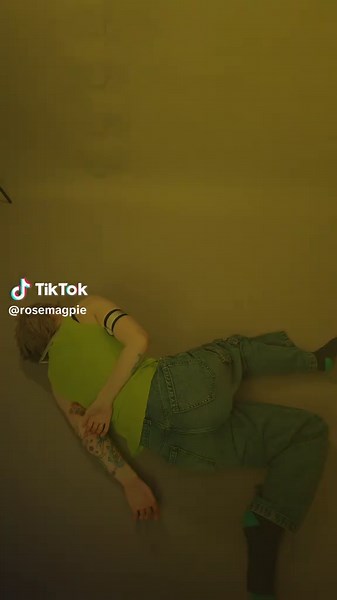 Alien Stage Cosplay: Embrace the Fandom