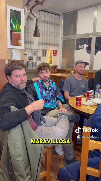 Clientes muy satisfechos con la calidad de las pizzas de Locco Pizza #ElderAlonso #loccopizzatv #madrid