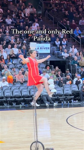 This is Red Panda, the legendary halftime performer known for riding a 7-foot unicycle and flipping bowls onto her head with her foot. She’s been doing this for decades and is considered one of the greatest halftime acts of all time🔥 TT gregbaldwinaz | Awesome People Doing Things