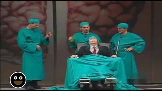 Doctor c'ho sotto un cannone - Aldo Giovanni e Giacomo | Gif Virali