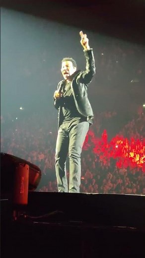 Lionel Richie - Brick House 2 (Live in Paris, France 2025) 4K HD 60FPS