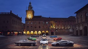 ランボルギーニが新型V12モデル発表を前に過去のV12エンジンを振り返る！この59年にに使用されたV12エンジンはわずか「2世代」、しかし中身は大きく進化していた