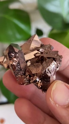 Rose Gold Aura Quartz Cluster, High Quality Crystal, Metallic Quartz Point, Unique Healing Crystal, Display Specimen-21grams - Etsy